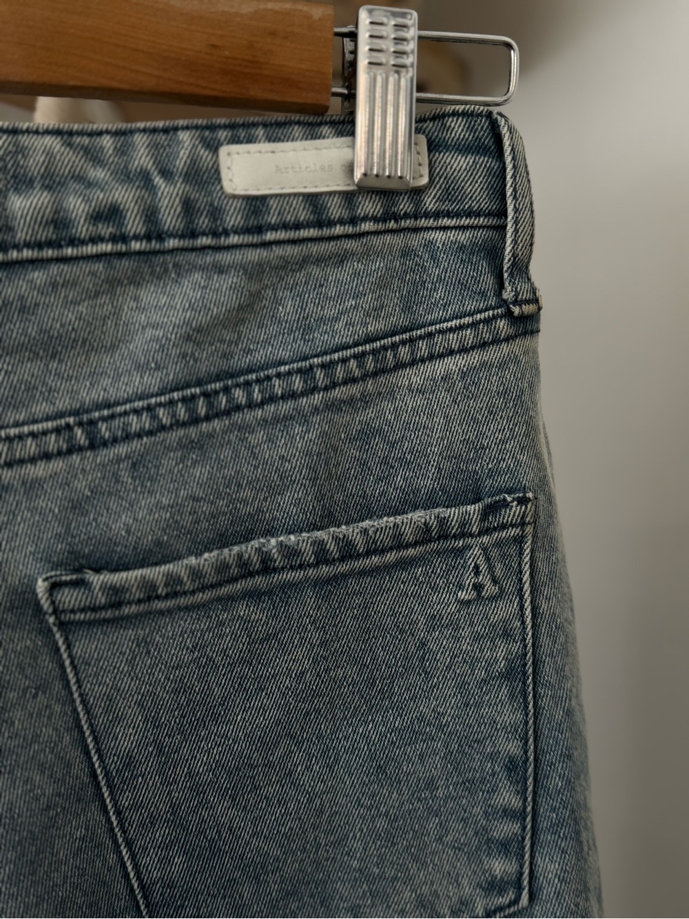 Articles of Society Distressed Cropped Jeans Size 26 Light Wash Raw Hem Denim - Picture 7 of 10